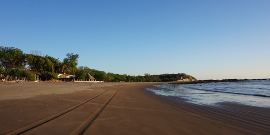 Se vende lote de terreno en Playa Hermosa en el Sector de Puerto Sandino, Océano Pacífico de Nicaragua